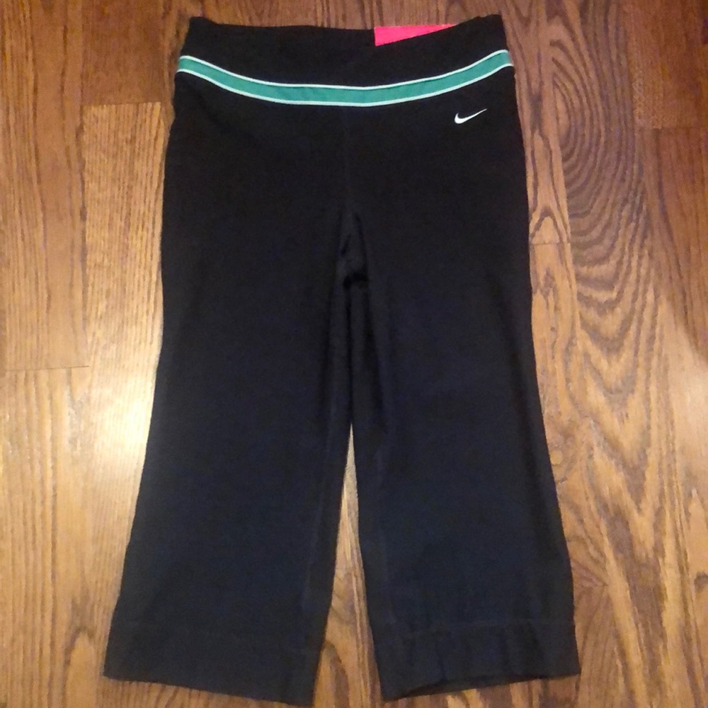 Nike Black with Aqua Accent Capris NWT XS